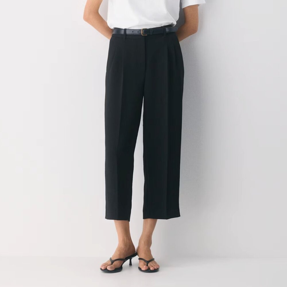 Aritzia Wilfred The Effortless Pant™ Cropped - Crepette™ (Black | 4)